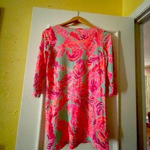 Lilly Pulitzer size 1214 extra large girls dress or can be a long shirt! 💗💚💗